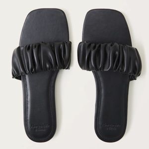Abercrombie & Fitch Ruched Sandals